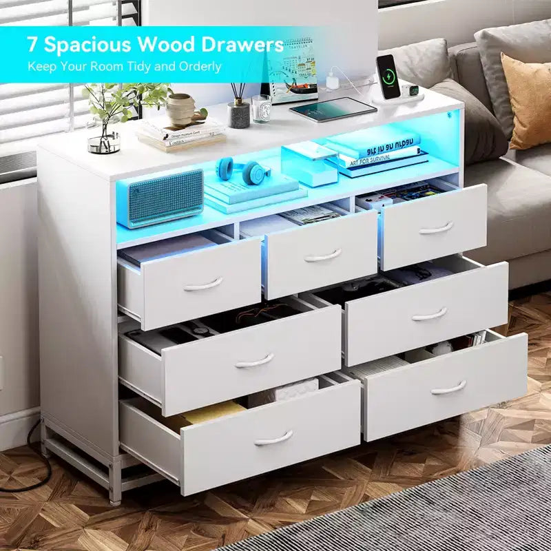 Commode 7 tiroirs pour chambre à coucher, avec lumières LED et station de charge, en bois, grand espace de rangement pour salon