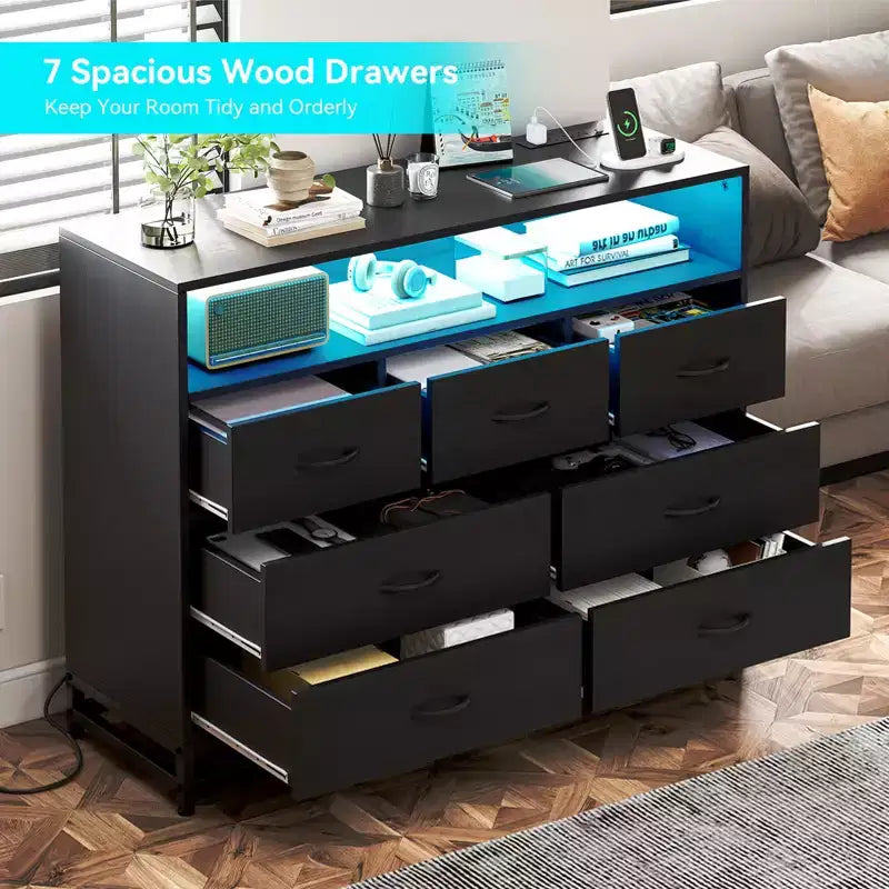 Commode 7 tiroirs pour chambre à coucher, avec lumières LED et station de charge, en bois, grand espace de rangement pour salon