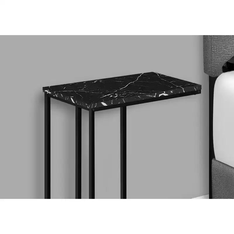 Table d'appoint minimaliste en C avec cadre en métal, tables de plateau modernes, table d'accoudoir de canapé pour salon, chambre, côté de canapé