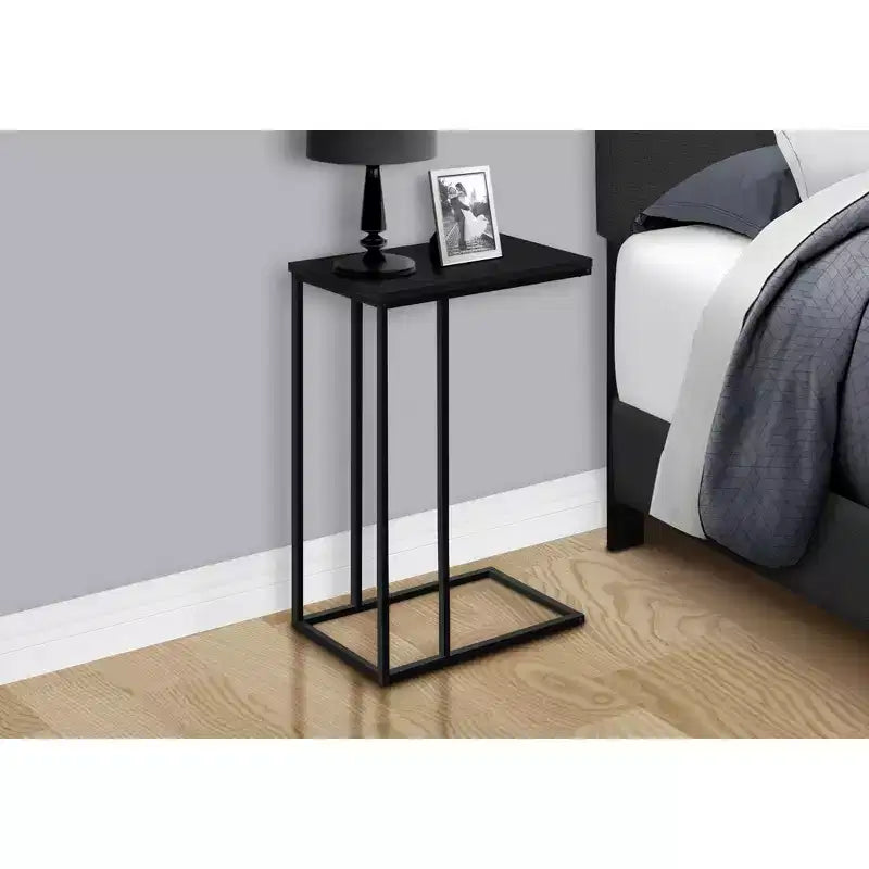 Table d'appoint minimaliste en C avec cadre en métal, tables de plateau modernes, table d'accoudoir de canapé pour salon, chambre, côté de canapé