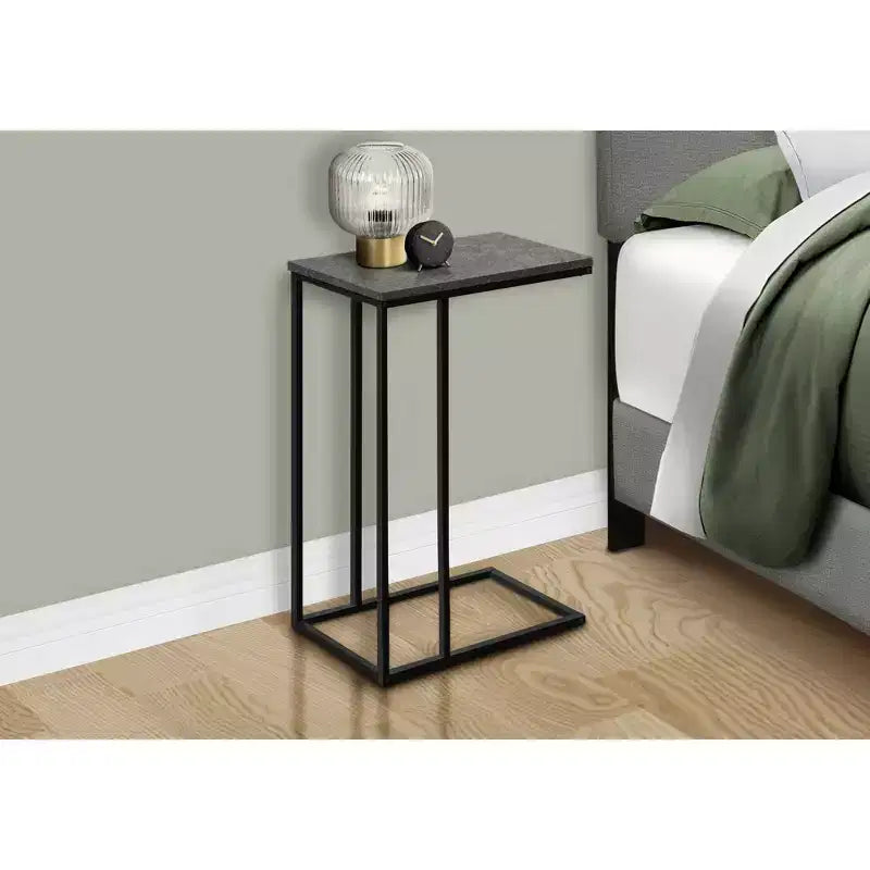 Table d'appoint minimaliste en C avec cadre en métal, tables de plateau modernes, table d'accoudoir de canapé pour salon, chambre, côté de canapé