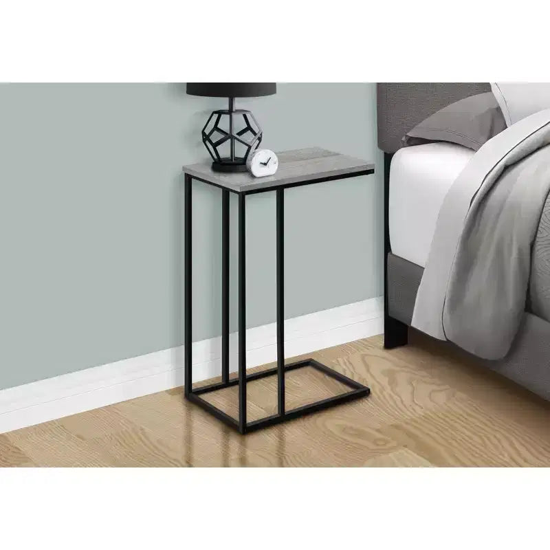 Table d'appoint minimaliste en C avec cadre en métal, tables de plateau modernes, table d'accoudoir de canapé pour salon, chambre, côté de canapé