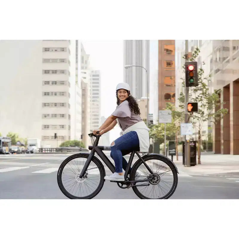 Vélo hybride électrique Bird Adult A-Frame 28, enjambement bas - Noir : Cadre en aluminium, vitesse maximale de 32 km/h