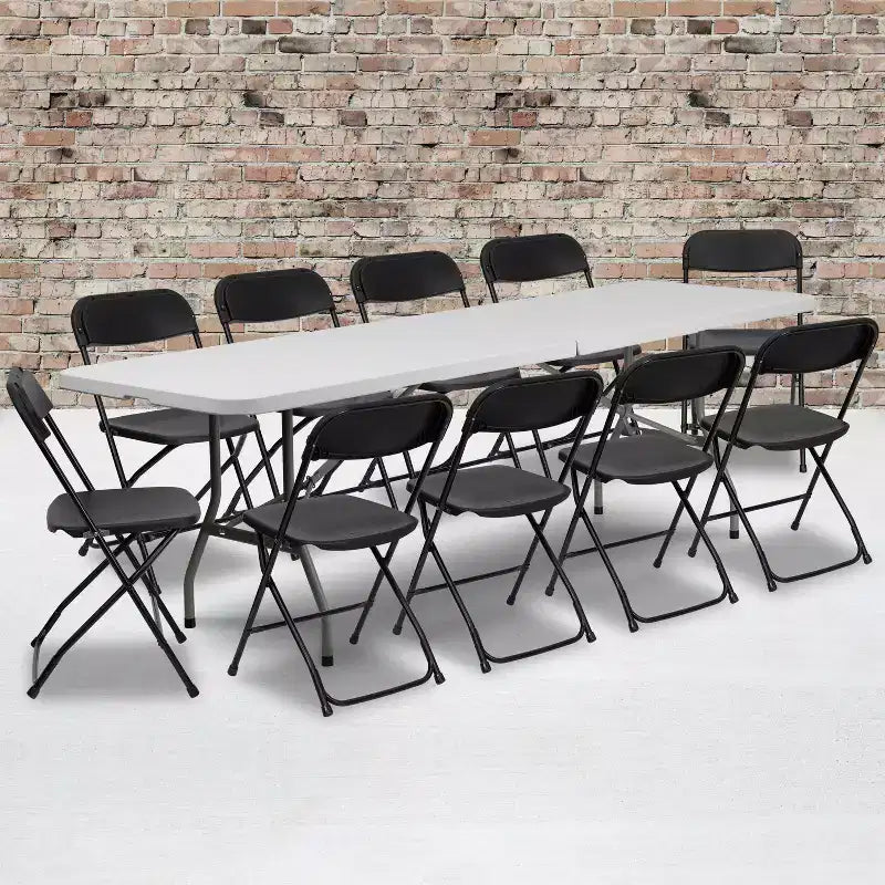 Ensemble Emma and Oliver de 8 tables pliantes en plastique blanc de type « bi-fold » pour événement/formation avec 10 chaises pliantes